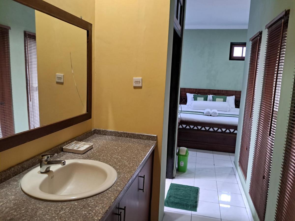Griya Jene Homestay Syariah Ngabean Exterior photo