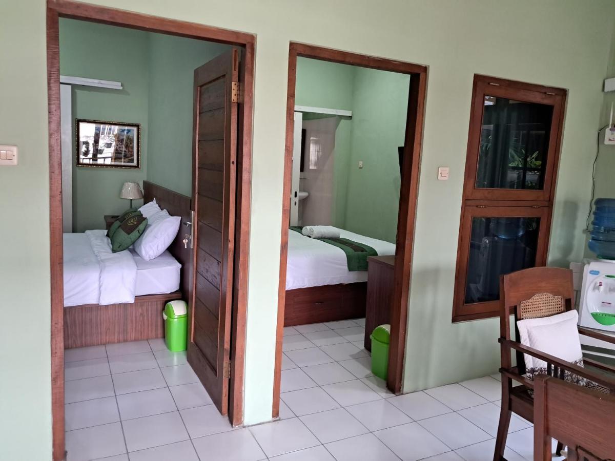 Griya Jene Homestay Syariah Ngabean Exterior photo