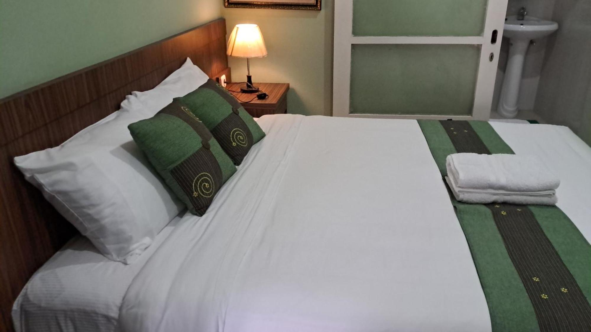 Griya Jene Homestay Syariah Ngabean Room photo